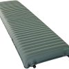 Camping Thermarest Backpacking & Lightweight Sleeping Mats | Therm-A-Rest Neoair Topo Luxe Mat - Regular Green